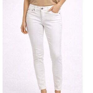 Almost Famous‎ White Cropped Jeans Size 5 Cotton Blend Slim Fit